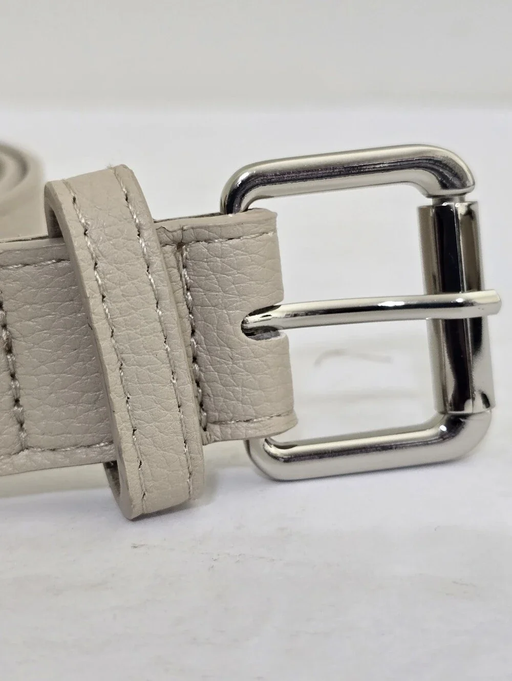 STEVE MADDEN size XL Faux Leather Fashion Logo Belt Cream